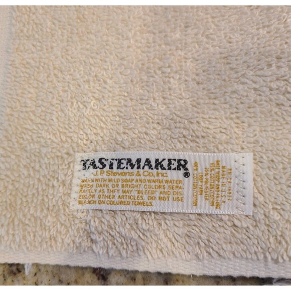 2 Vintage TASTEMAKER Bath Towel MCM Yellow Blue Floral Scroll Fringe Edge 43" - Picture 2 of 11